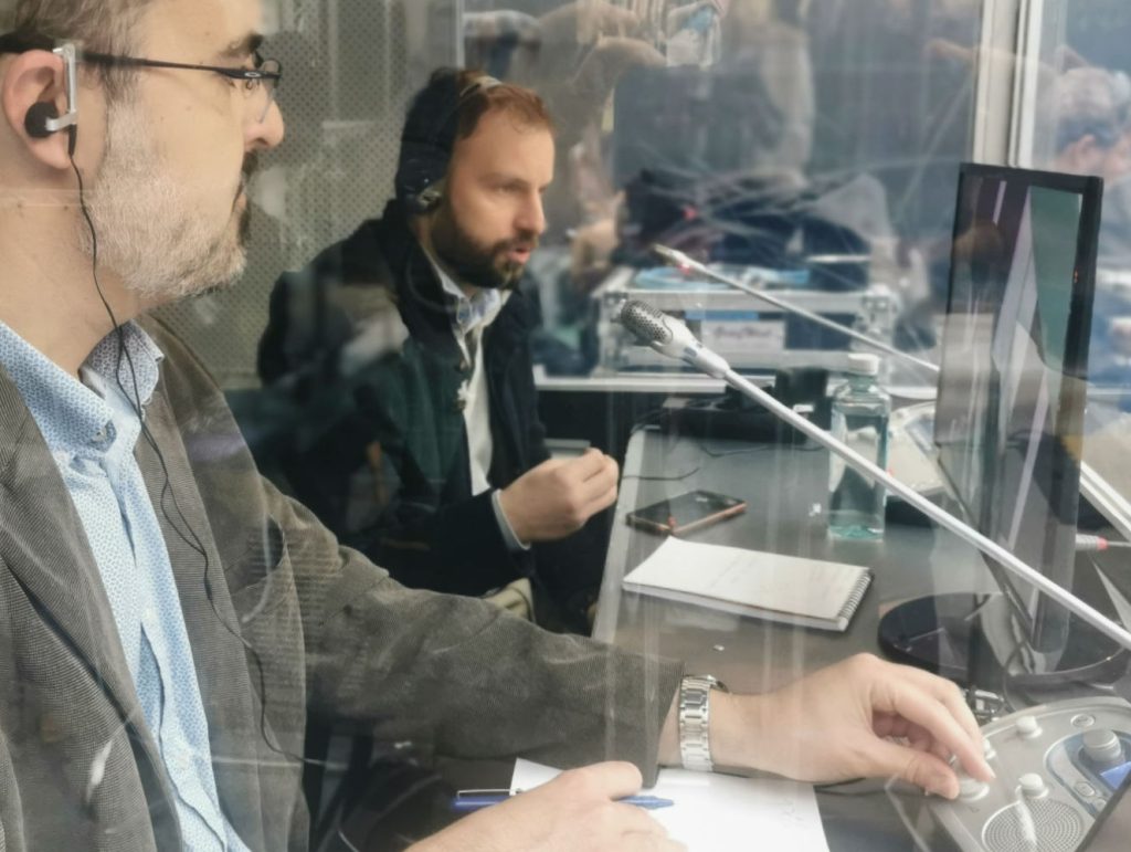 interpretación simultánea de idiomas en madrid AIM